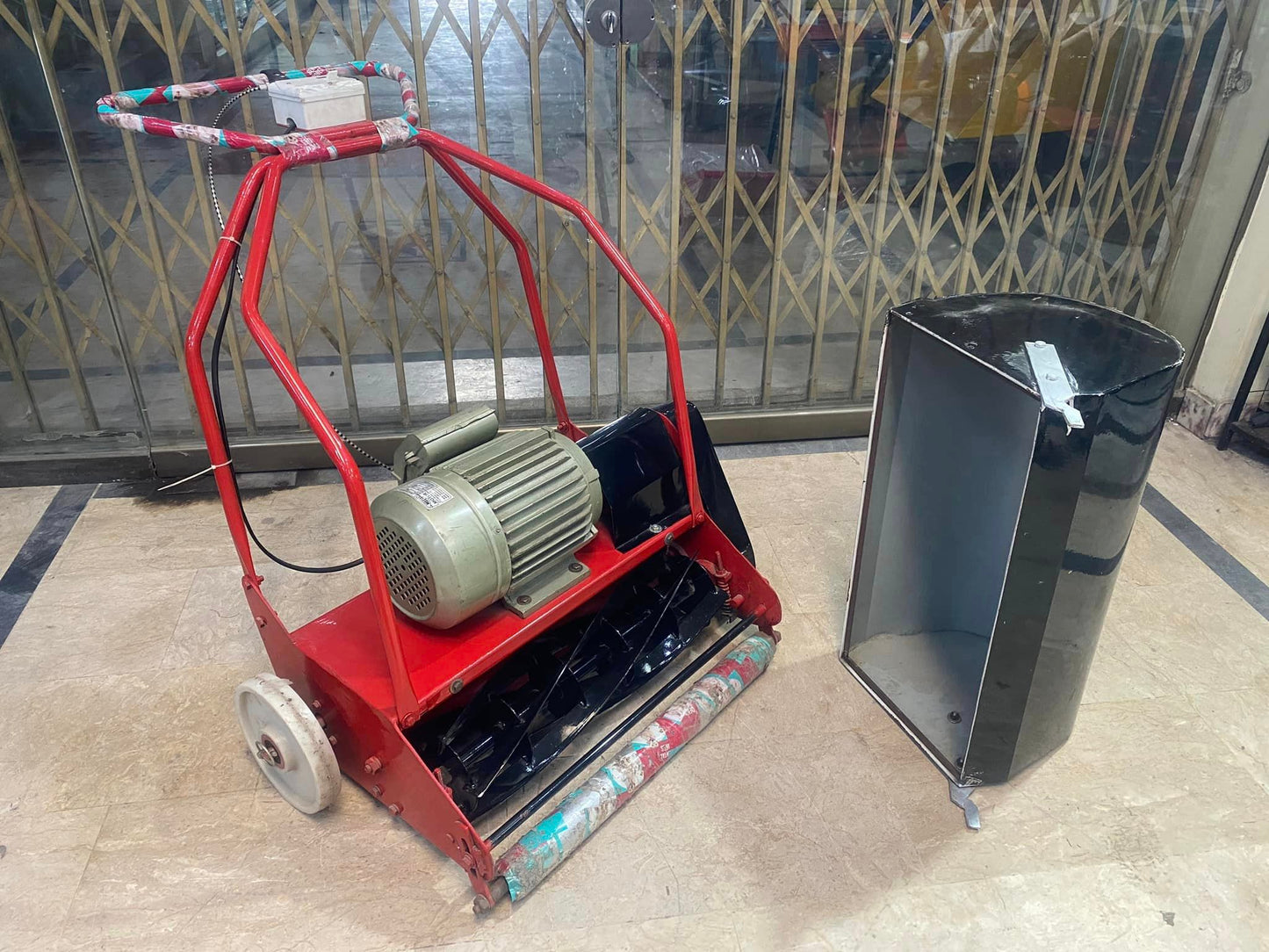 LAWN MOVER (Motor Engine)