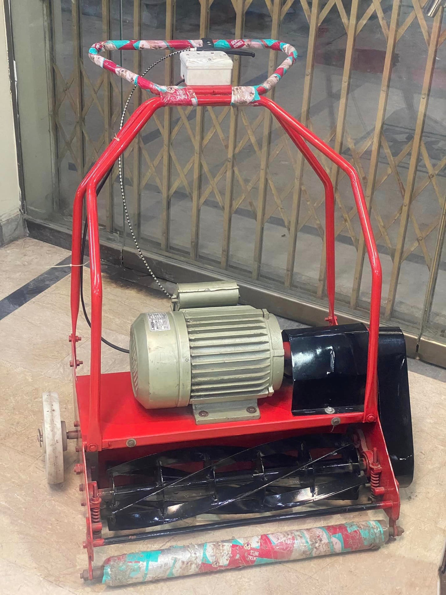 LAWN MOVER (Motor Engine)