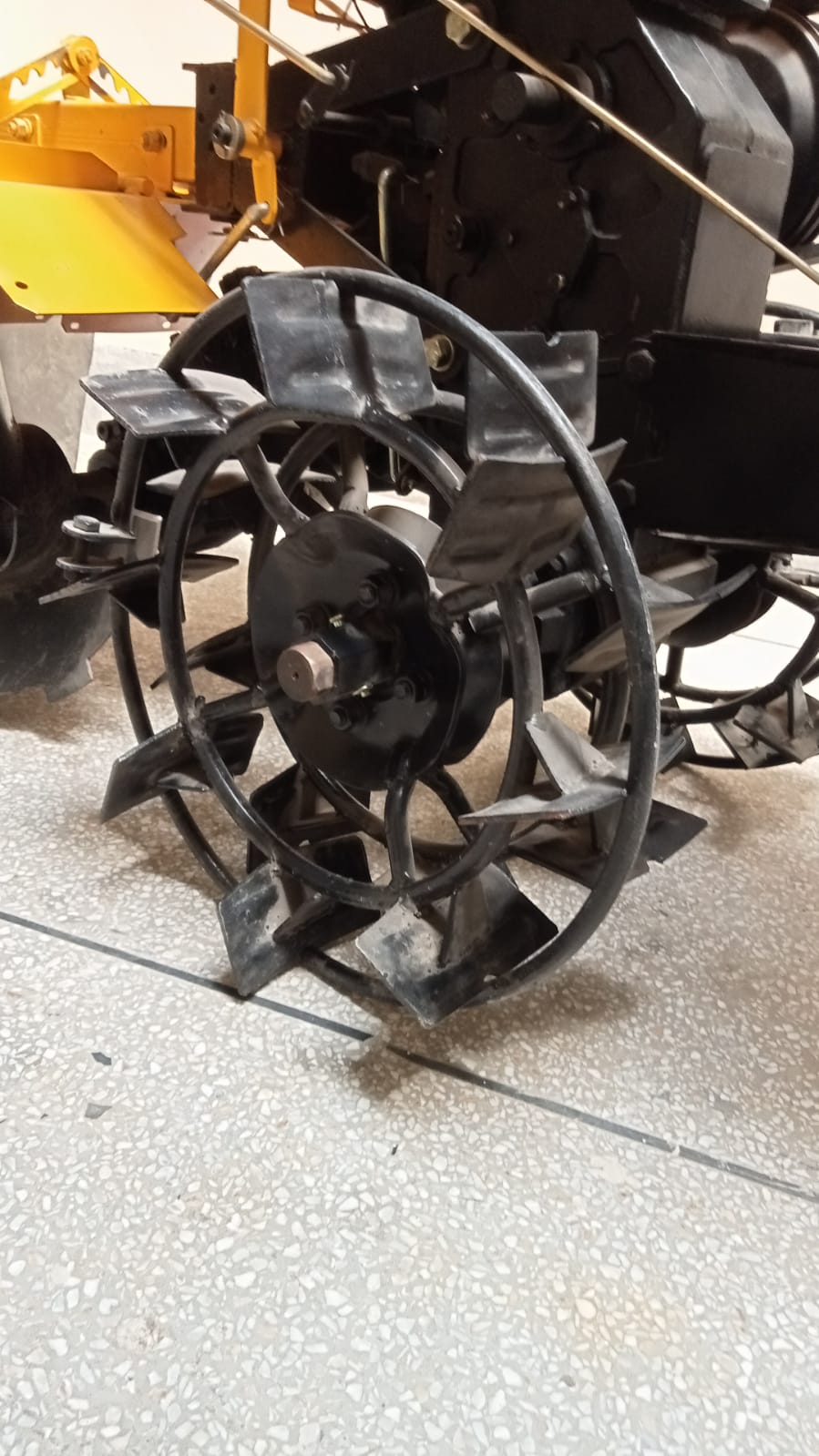 Earthing Up Tiller 1500