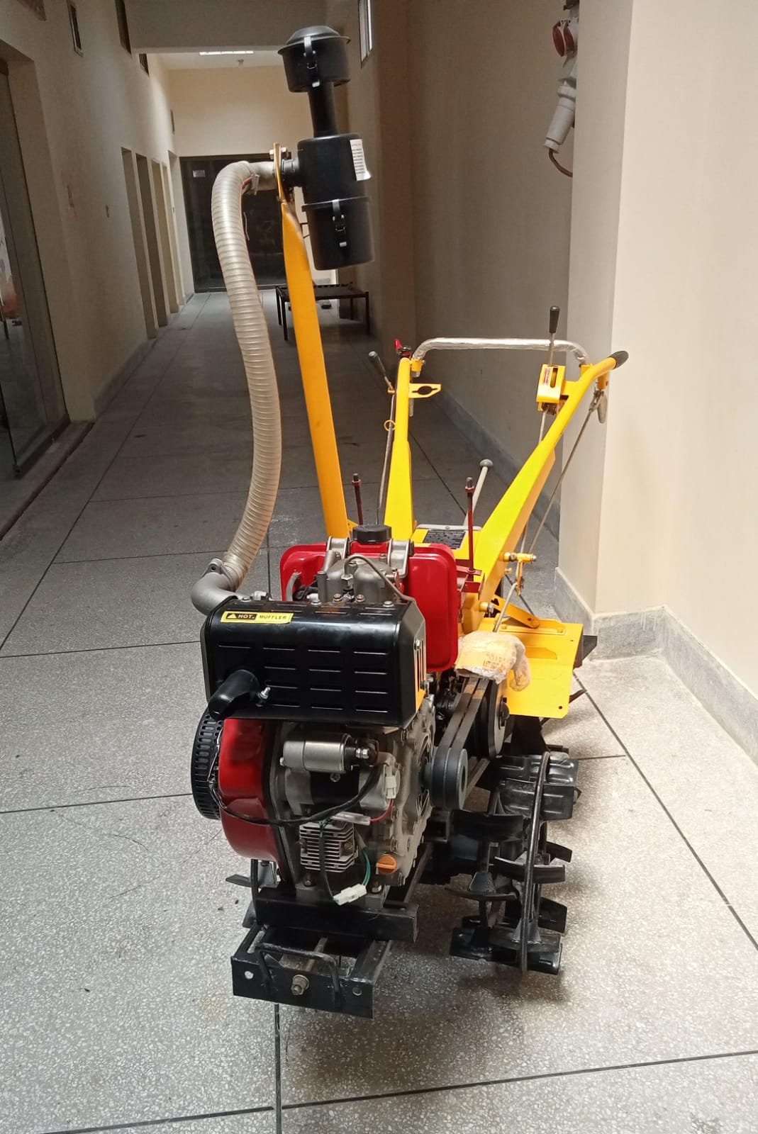 Earthing Up Tiller 1500