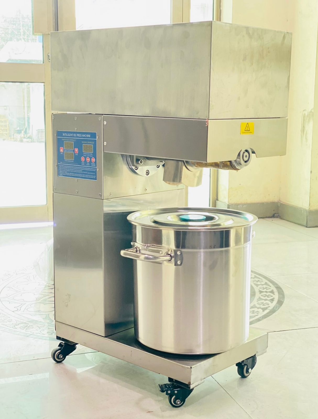 Oil Press Machine 2500W 23L