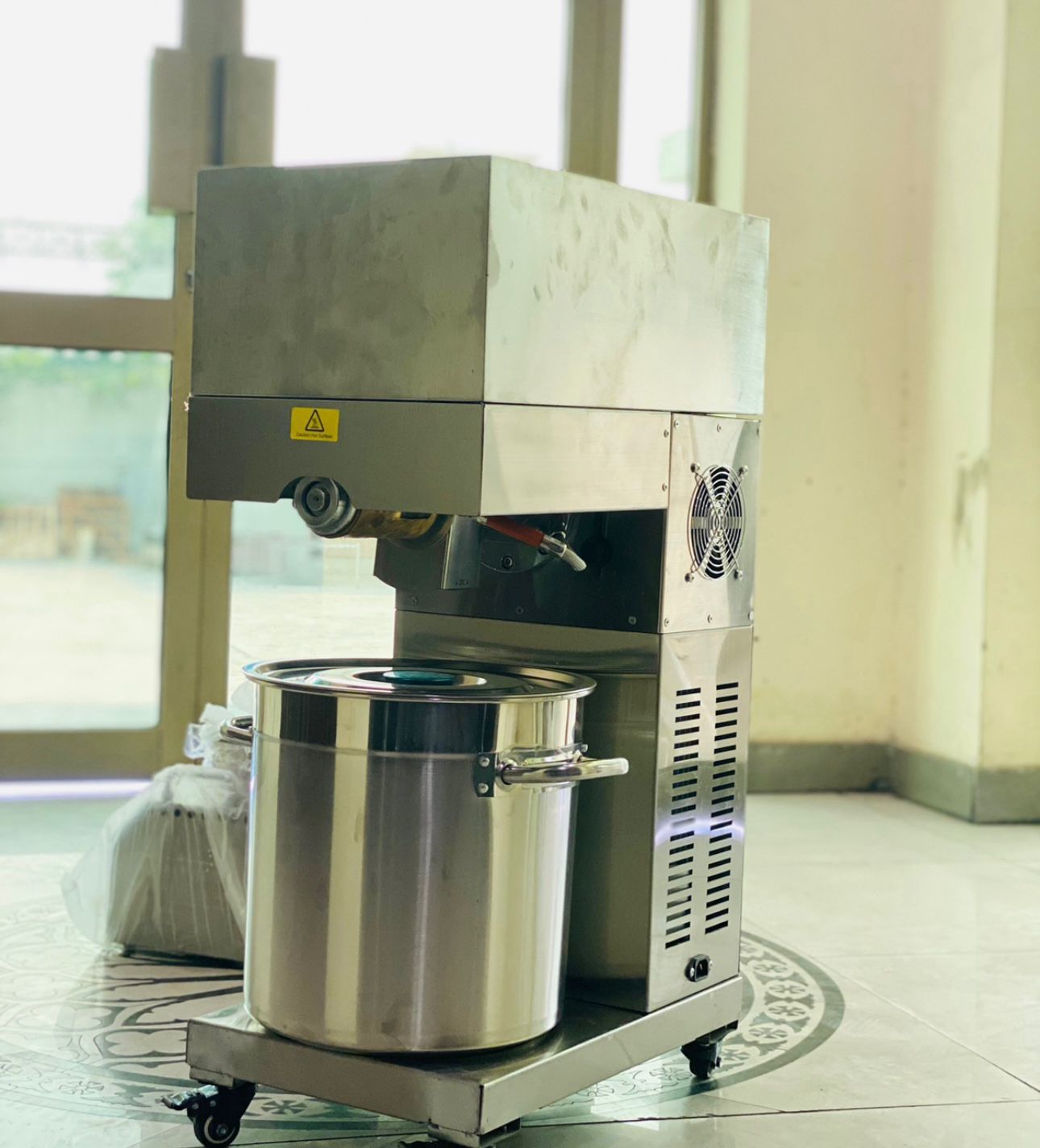 Oil Press Machine 2500W 23L