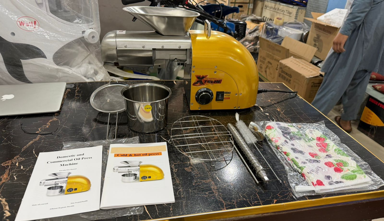 Denzo Xtreme Oil Press Machine 1800W Hot & Cold Oil Expeller